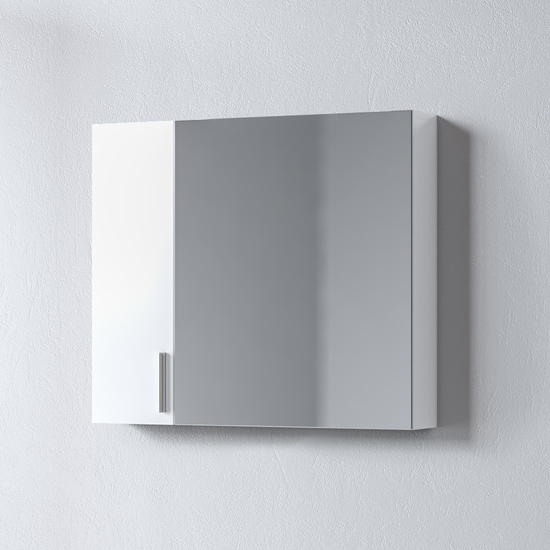 Καθρέφτης SIENA WHITE 75 με διπλά ντουλάπια, εσωτερικά ράφια και εργονομικό σχεδιασμό. Μοντέρνος, κομψός και έτοιμος συναρμολογημένος για οργανωμένο μπάνιο.